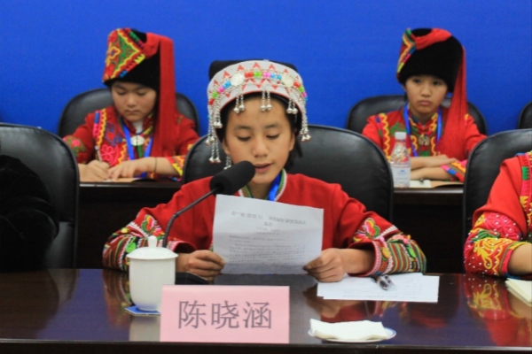 绿春一中七年级学生陈晓涵发言。002cc白菜资讯供图